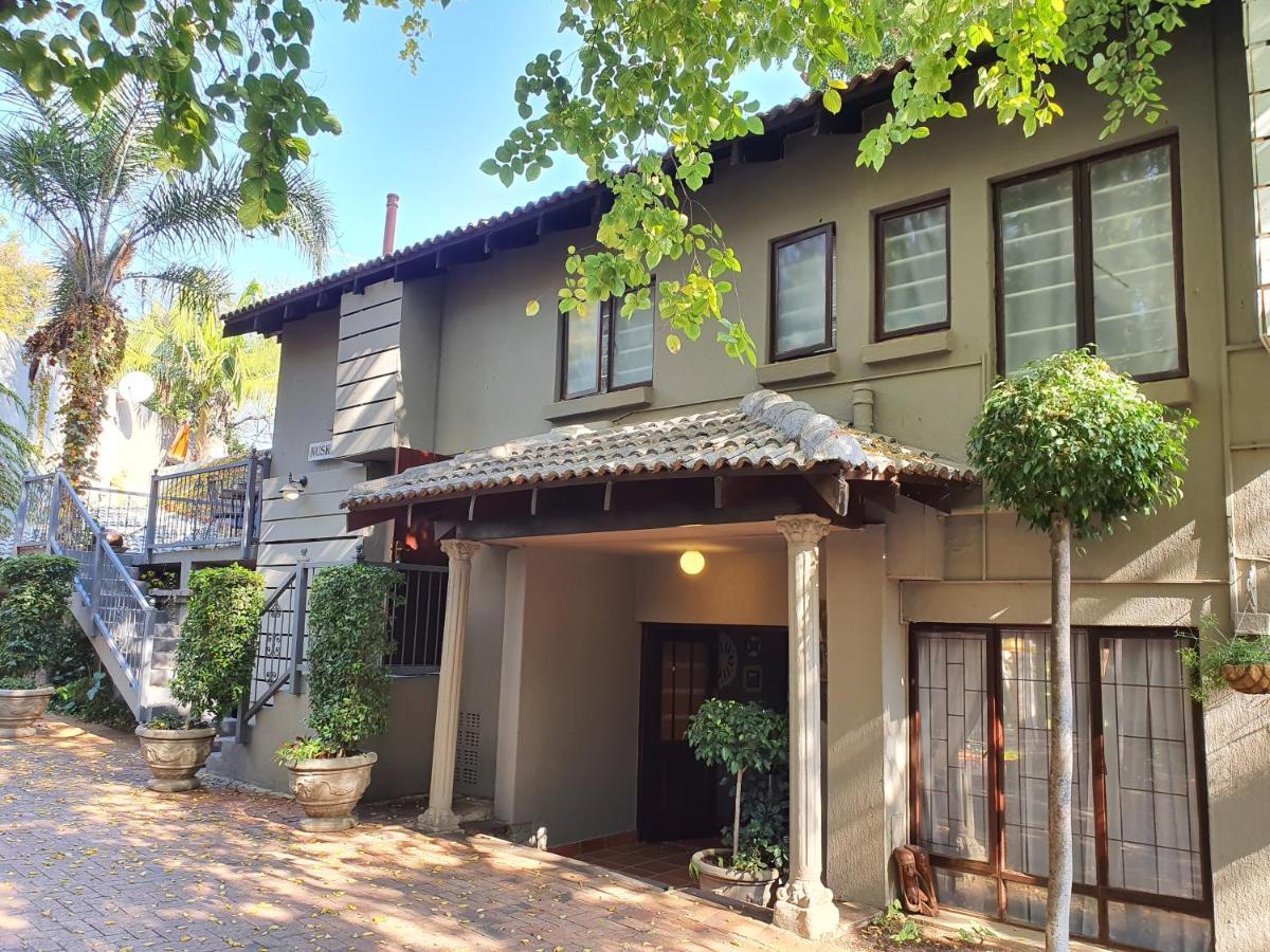 Waterhouse Guest Lodge - Indus Street Pretoria-Noord Kültér fotó