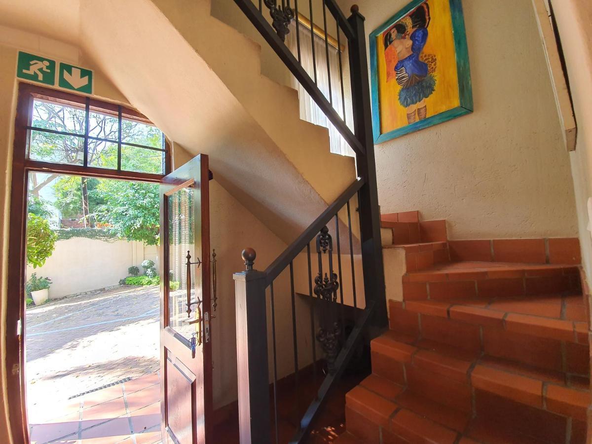 Waterhouse Guest Lodge - Indus Street Pretoria-Noord Kültér fotó