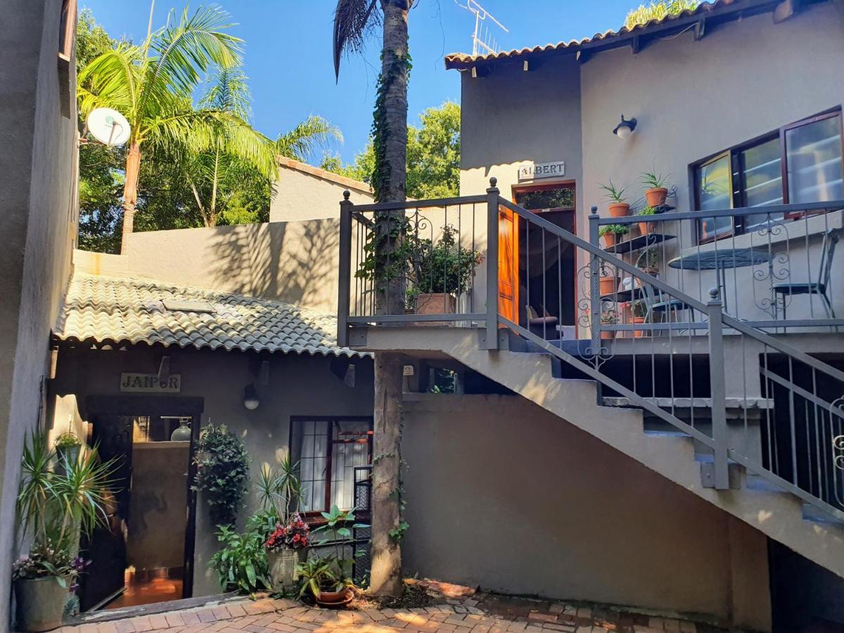 Waterhouse Guest Lodge - Indus Street Pretoria-Noord Kültér fotó